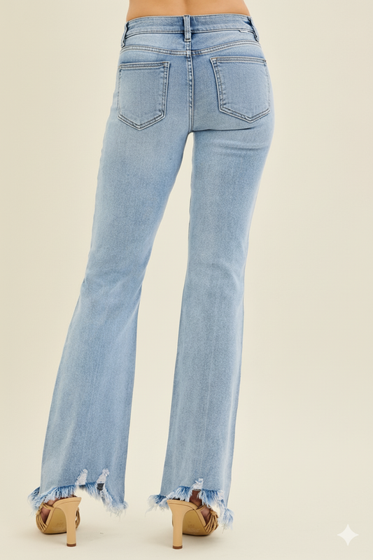 Flattering Mid‑Rise Flare Jeans with Frayed Hem – RISEN Plus‑Size Edition